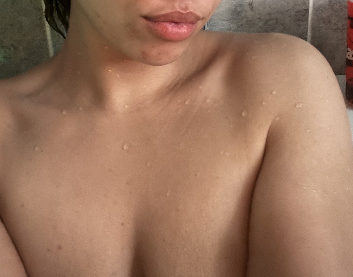 lacedprincess1's tweet image. Guten Morgen☀️
Einen schönen, entspannten Sonntag allen☺️
#bathtub #feet 
@scsb4findom @RT_findommiss