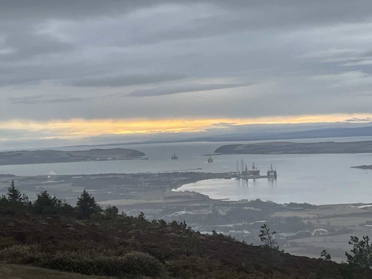 InnesHaughey's tweet photo. Damp morning looking up and down the Firth and back to the Benn. 
6 nations break this weekend, so back to the tribal rivalry with the Glasgow Derby ! Let’s see who has the bragging rights at 2pm this afternoon 😊 
Take care and where you can look out for others this coming week https://t.co/D9AFog6WRC