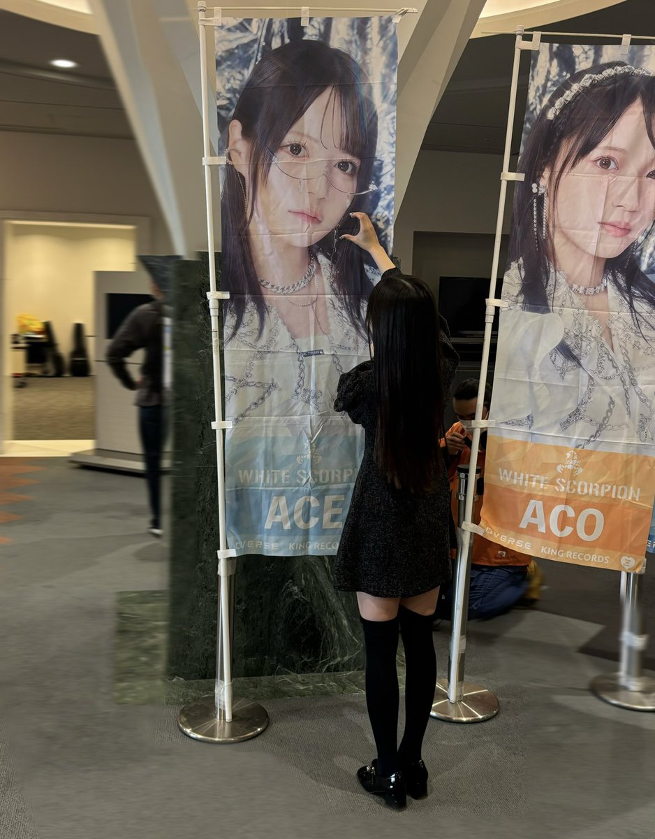 luv_hitomin06's tweet photo. 初めましてのACEちゃん🥺✨️
約4年前にSRで一目惚れしてからずっと会いたかったからやっと会いに行けて幸❣️
#HAPPYACE https://t.co/PG2dcST1tY