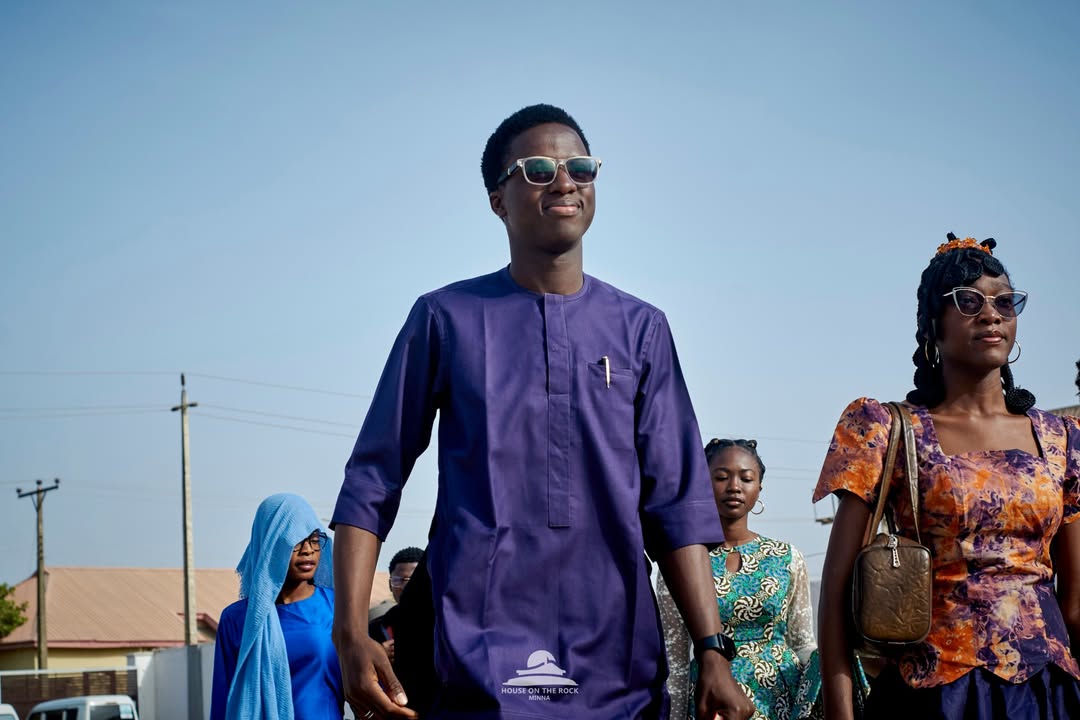 Welcome to our breakthrough service! There’s always something powerful about gathering together on a Sunday like this… Fresh month, fresh grace, fresh expectations.  #SundayService 
#breakthrough 
#family