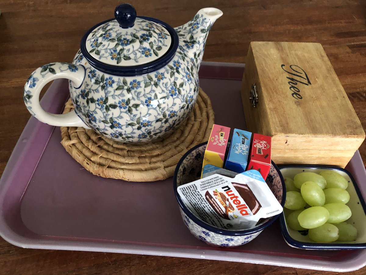 slaoperij's tweet photo. Vaste gasten ontbijt gebracht.
Hebben gisteren genoten van Orvelte vandaag familie bezoek. 

#bunzlaucastle 
#genieten 
#landelijk 
#blijvan https://t.co/xHLcxjocm6