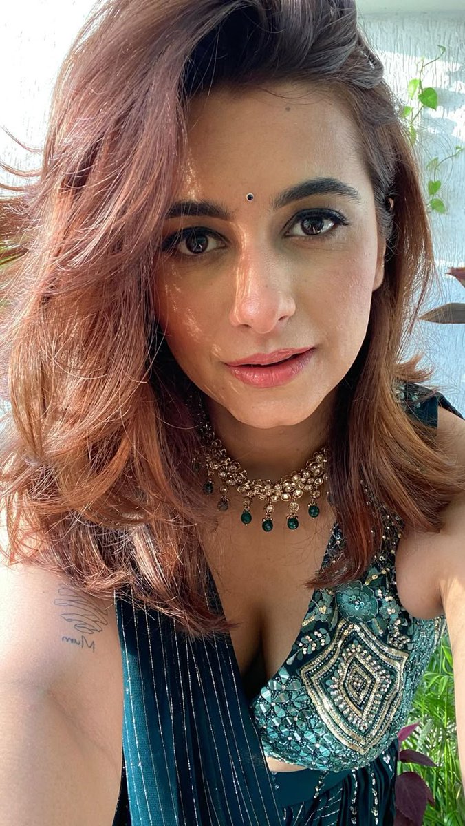 HughJack161's tweet photo. Kanupriya darling 😍 Vadakku mundai la ye tharamana Kaai munda iva colour jivvunu izhukudhu 🥵 s*nni laye moonjila adichu sevaka vaikanum 🥩👄 perfevt shaped meat 🍖 Threads 🧵 https://t.co/5sk2gMZS9H