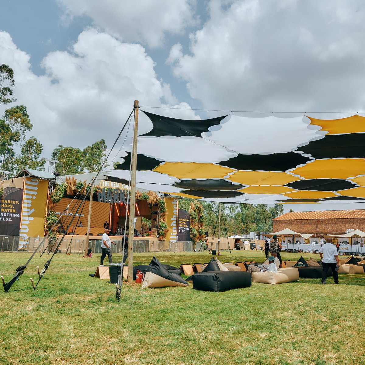 Rantshabi1's tweet photo. I’ve been to a lot of markets before, but yesterday @WindhoekBeer_SA  raised the bar for me literally 🤣

The setup &amp; the ambiance was definitely giving luxury and fun at the same time. #WindhoekBeerSA 
#RealBeerRealFood 
#100Real 
#TheRealFoodMarket https://t.co/5LdruPtWgN