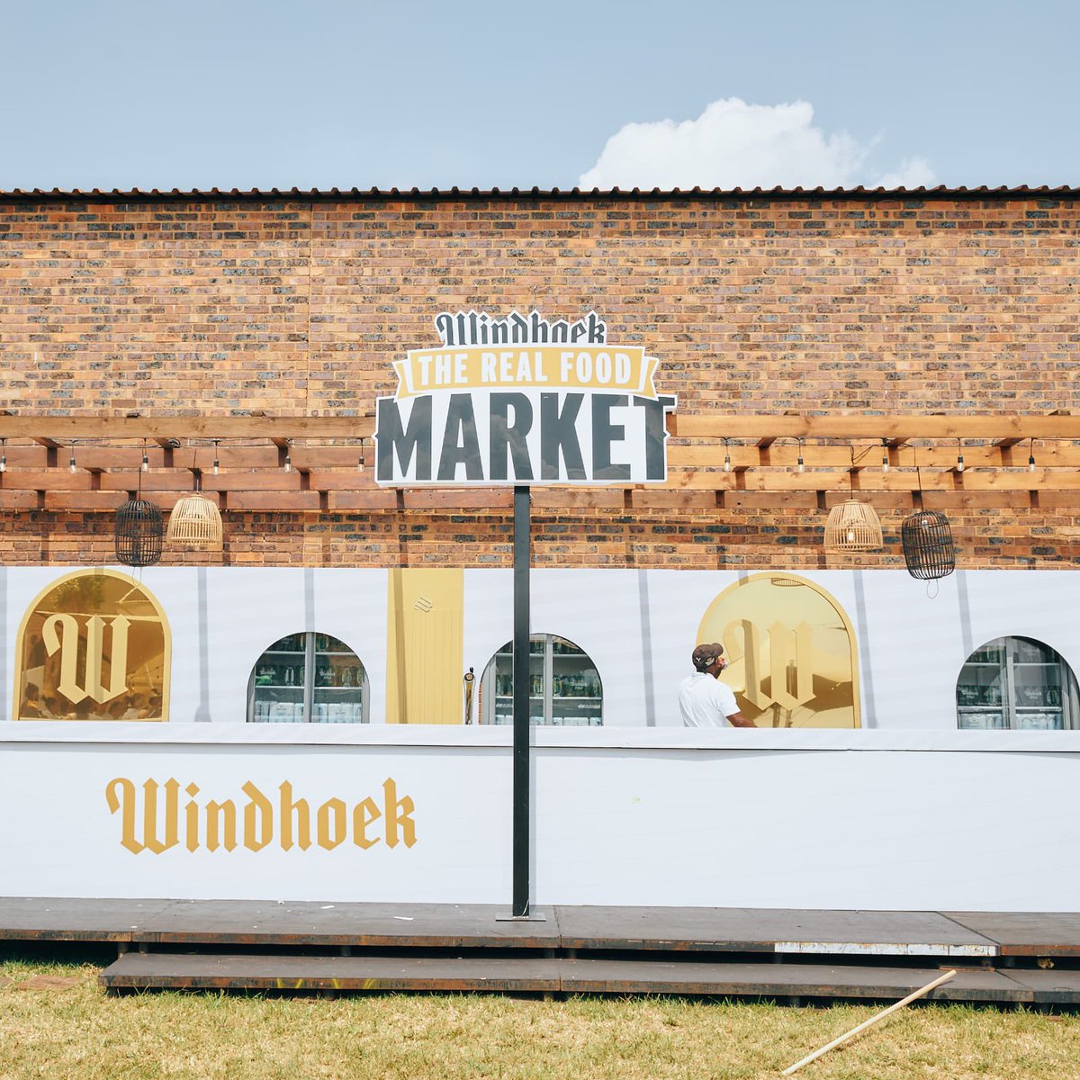 Rantshabi1's tweet photo. I’ve been to a lot of markets before, but yesterday @WindhoekBeer_SA  raised the bar for me literally 🤣

The setup &amp; the ambiance was definitely giving luxury and fun at the same time. #WindhoekBeerSA 
#RealBeerRealFood 
#100Real 
#TheRealFoodMarket https://t.co/5LdruPtWgN