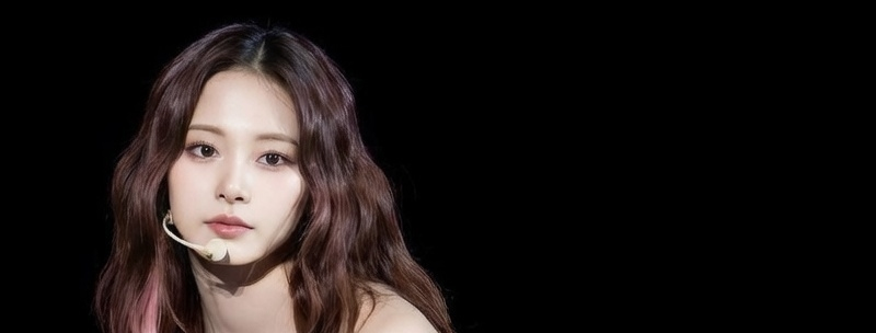 Chole_Bhatute07's tweet photo. Give a like to beautiful Tzuyu or have a terrible Year