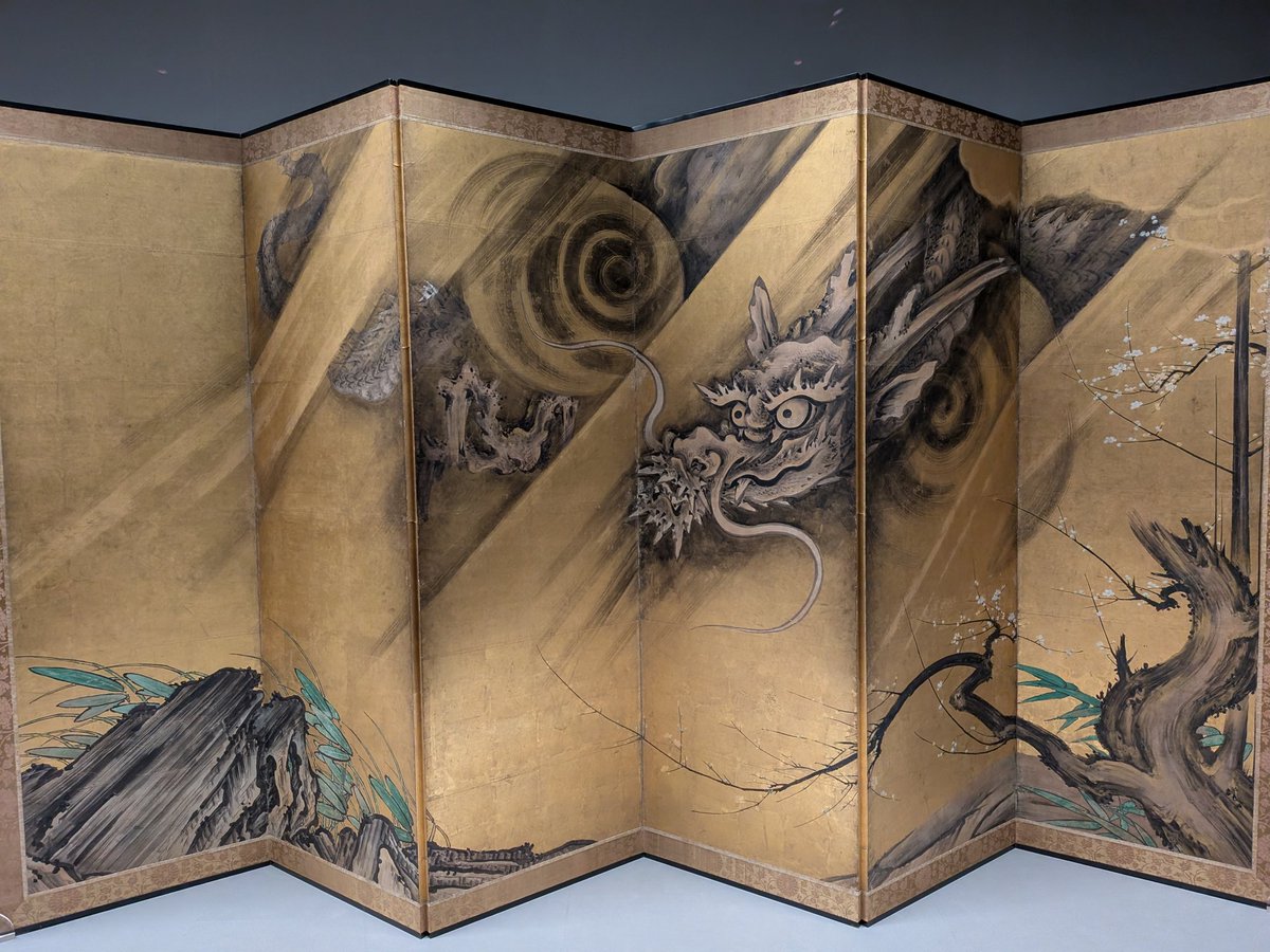 myamanari's tweet photo. 大阪市立美術館　特別展「妙心寺 禅の継承」は狩野派の屏風が目玉。狩野山楽「龍虎図屏風」、撮影禁止で通常非公開の狩野山楽・山雪による天球院の襖絵が凄かった。https://t.co/Fqfo4KVmfI https://t.co/eVKfZdmTCq