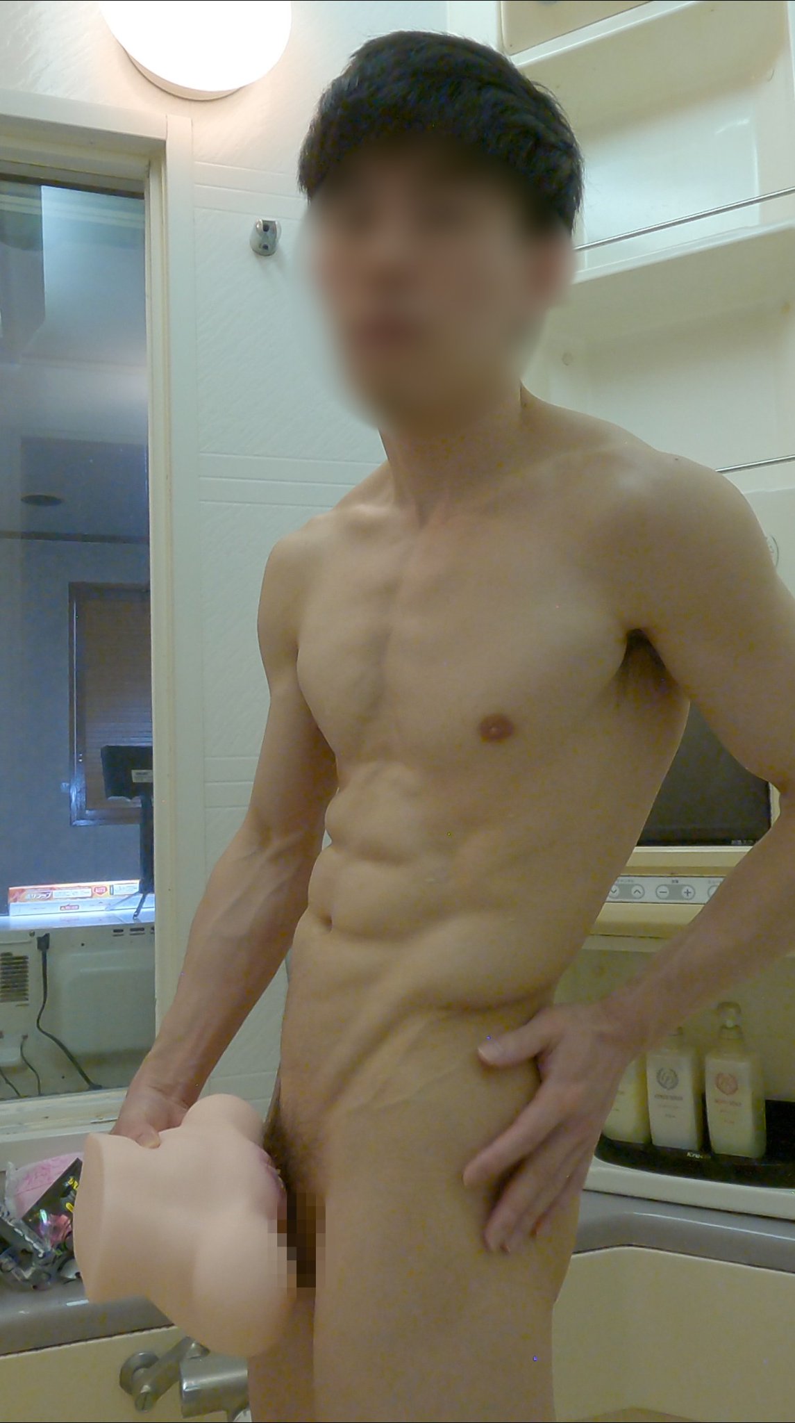 2 pic. After the first ejaculation in front of the sink, I was still horny so I ejaculated a second time in the bathroom. 洗面所での１回目の射精の後、まだムラムラしてたから風呂場で２回目の射精をした https://t.co/yK1a2RblSc