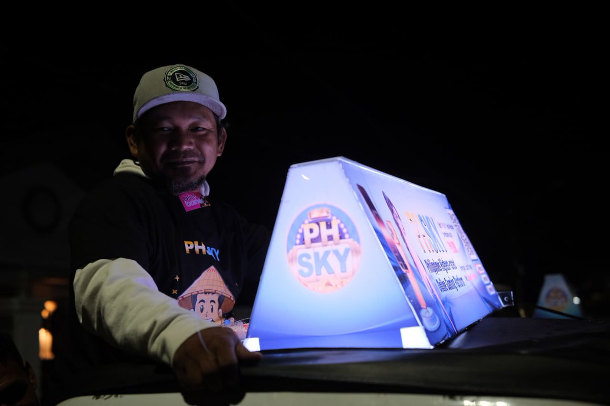 PHSKY_official's tweet image. 🚘💡 40 Tuktuks. One Community. Brighter Opportunities. 💙✨

PHSKY proudly gave FREE lighted signages to 40 hardworking tuktuk drivers to boost their visibility and income on the road.

Supporting local. Uplifting communities. 🙏💙

#PHSKY #phskygiveshope #CommunityImpact