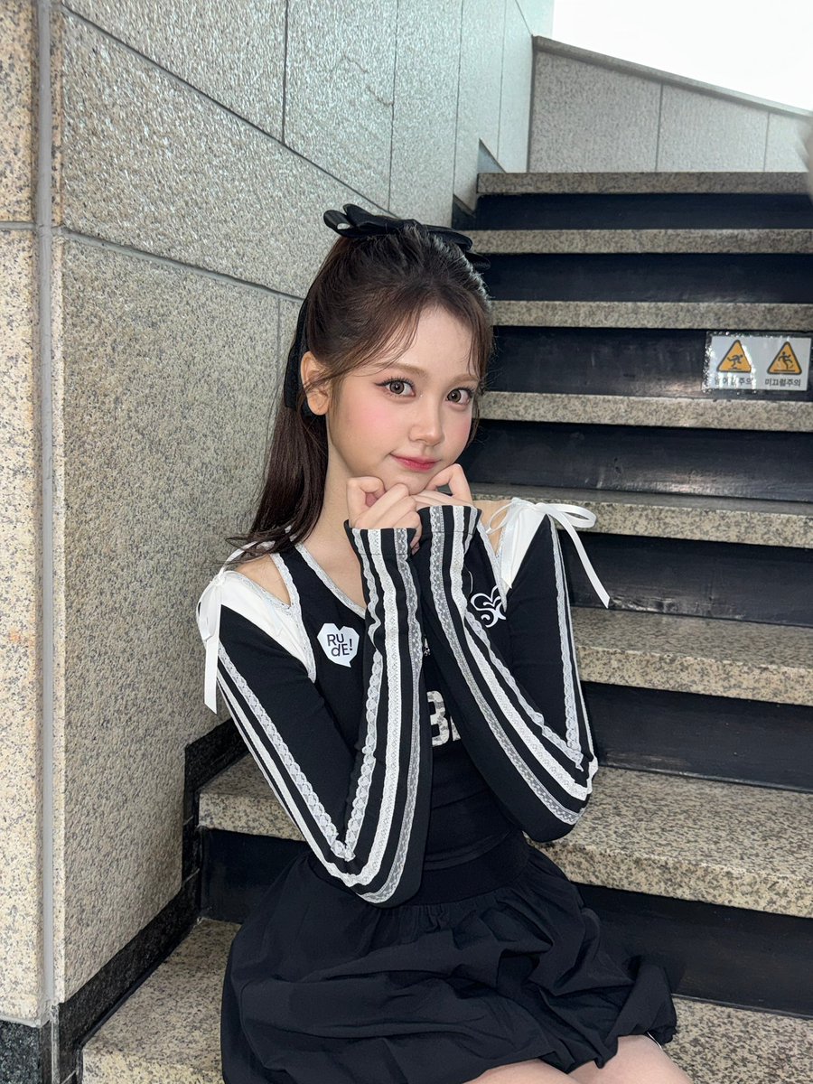 GILA CANTIK BGT THANK YOU INDONESIA