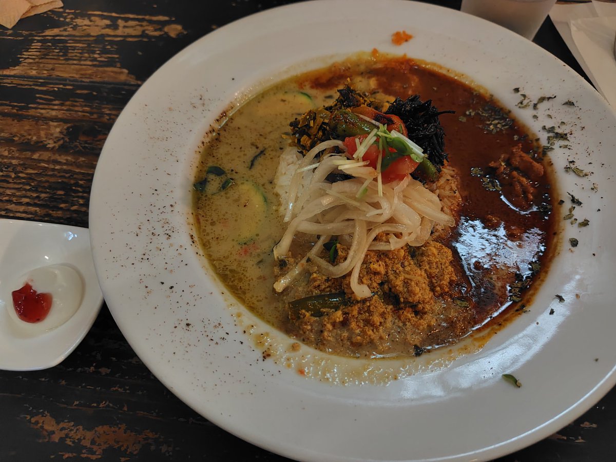 yucom103's tweet photo. NHKの後肥後橋に移動してまず腹ごしらえでランチ
旧ヤム邸でランチ
食後本来の目的の大阪市立科学館に行った
展示の体験しながら周りました
出口近くに万博のデバイス展示が期間限定で行けなかったパビリオンでした��で満足
帰りに髙島屋で豆狸のいなりを土産しました
#スパイスカレー #大阪市立科学館 https://t.co/aKEJ2GZ1DI