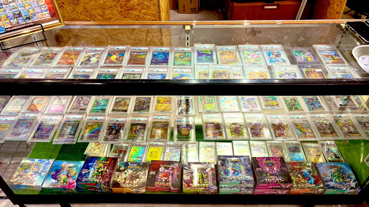 販売状況】 🍀PSA商品品出し中！ 是非遊びに来てください💁🏻‍♀️✨