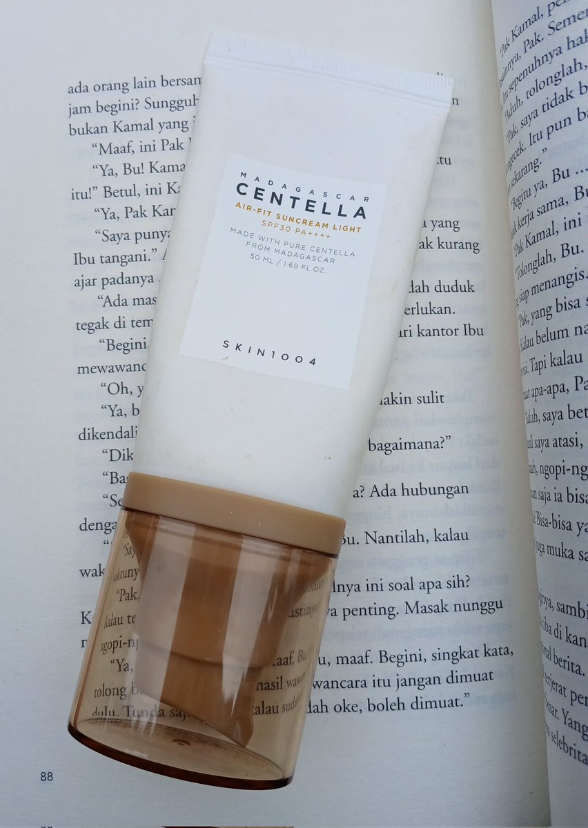 (PRELOVED) SKIN1004 centella air-fit suncream sunscreen light SPF 30PA
-Barang 100% ORI, beli di official store
-Bukti pembelian bisa chat langsung 
-udah ga kepake lagi
-isi masih lumayan banyak
-50k udah NET
-TIDAK ADA BOX #zonauang
🍊ada promo xtra s.shopee.co.id/1BHCxreadu?sha…