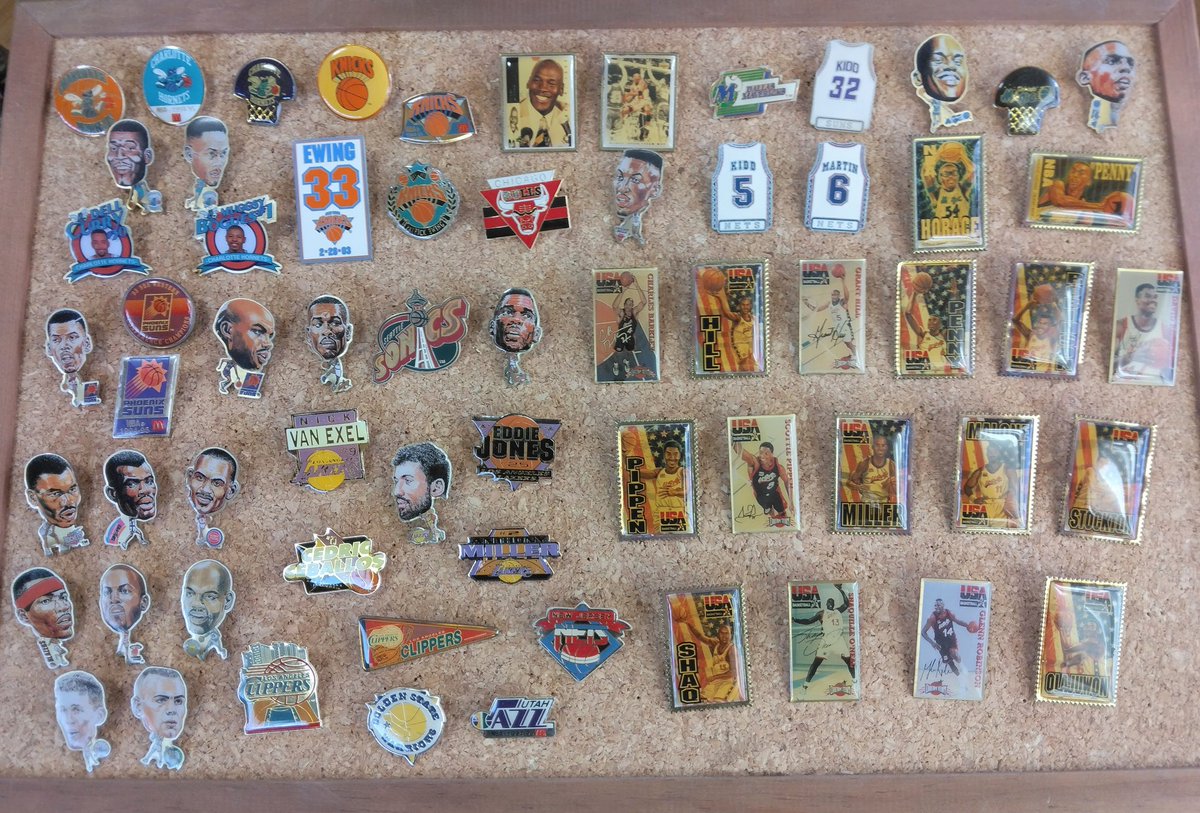 なんとなく集めてきたNBAピンバッジ。やっとコルクボードいっぱいに