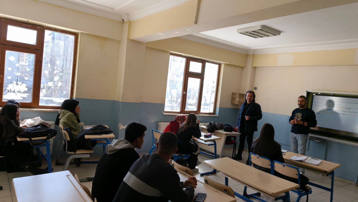 Hafta Sonu DYK Kurslarına Ziyaret

Van İpekyolu İlçe Milli Eğitim Müdürlüğü Şube Müdürü Nimet GÜNTÜRK, 15 Temmuz Şehitleri Anadolu İmam Hatip Lisesi’nde hafta sonu gerçekleştirilen Destekleme ve Yetiştirme Kurslarını (DYK) ziyaret etti.
Ziyaret kapsamında kursların işleyişi,