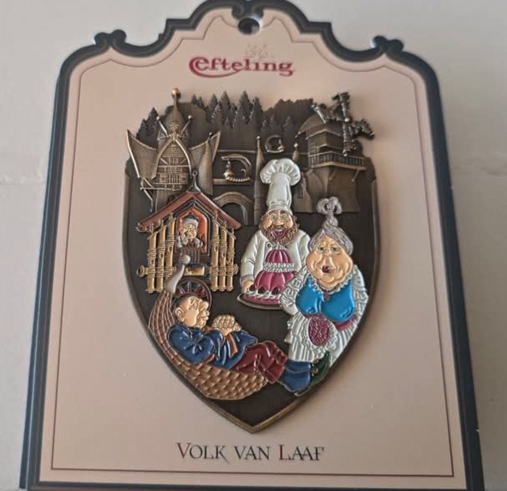 Nieuwe jumbopin van het Volk van Laaf, vanaf nu verkrijgbaar in de #efteling . De pin kost € 20,- en heeft als nummer EPP498.
(Bron + foto: <a href="/84eric/">Eftelingfan</a> )