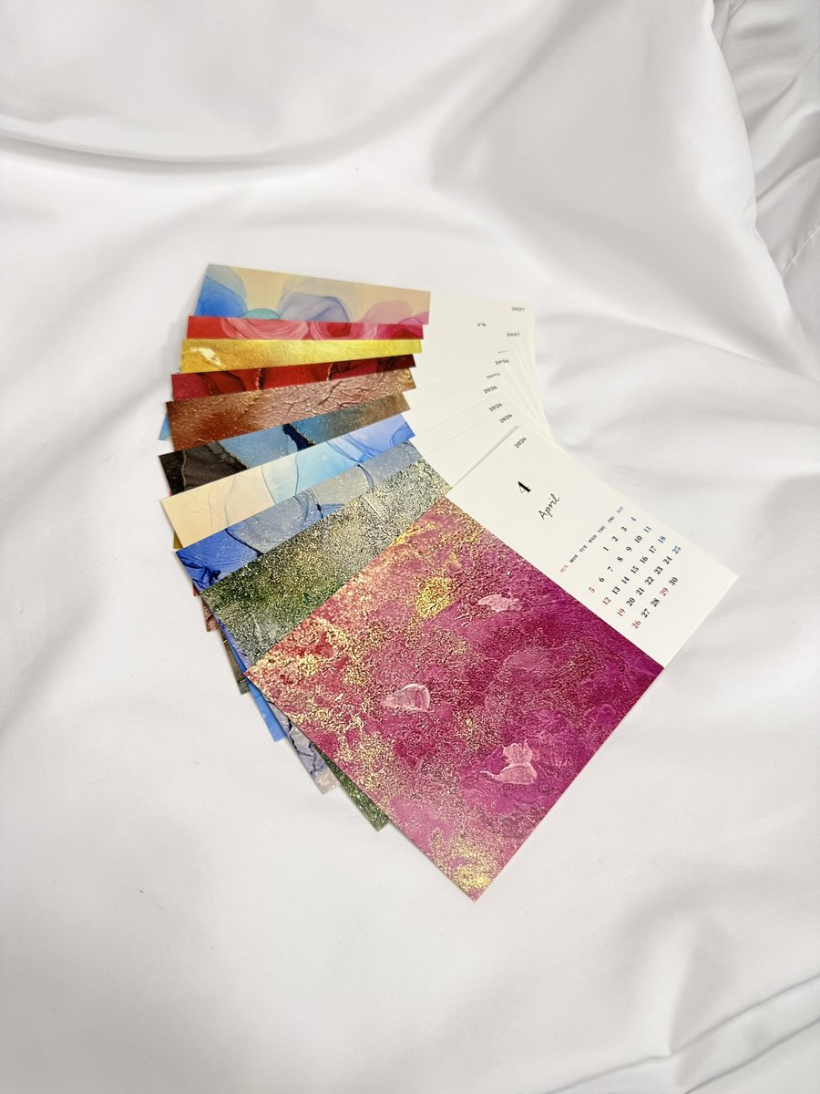 【ハンドメイドショップオープンのお知らせ】

以前から物販での販売はしておりましたが、アルコールインクアートのハンドメイドグッズを販売するショップ【protea】をオープンしました🎨

念願だったので凄く嬉しい🥺！

現在は、カレンダーの掲載ですが
🪞ハンドミラー
💳カードケース
🥃コースター