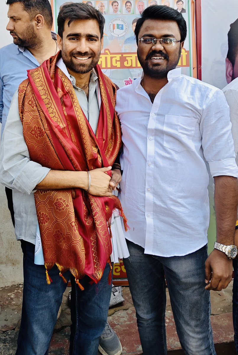JBAbijith's tweet photo. புதிதாக நியமிக்கப்பட்டுள்ள அகில இந்திய மாணவர் காங்கிரஸ் தேசிய தலைவர் திரு. வினோத் ஜாக்கர் அவர்களை சந்தித்து, வாழ்த்துக்கள் தெரிவித்தபோது. @VinodJakharIN https://t.co/ylci7yOFIo