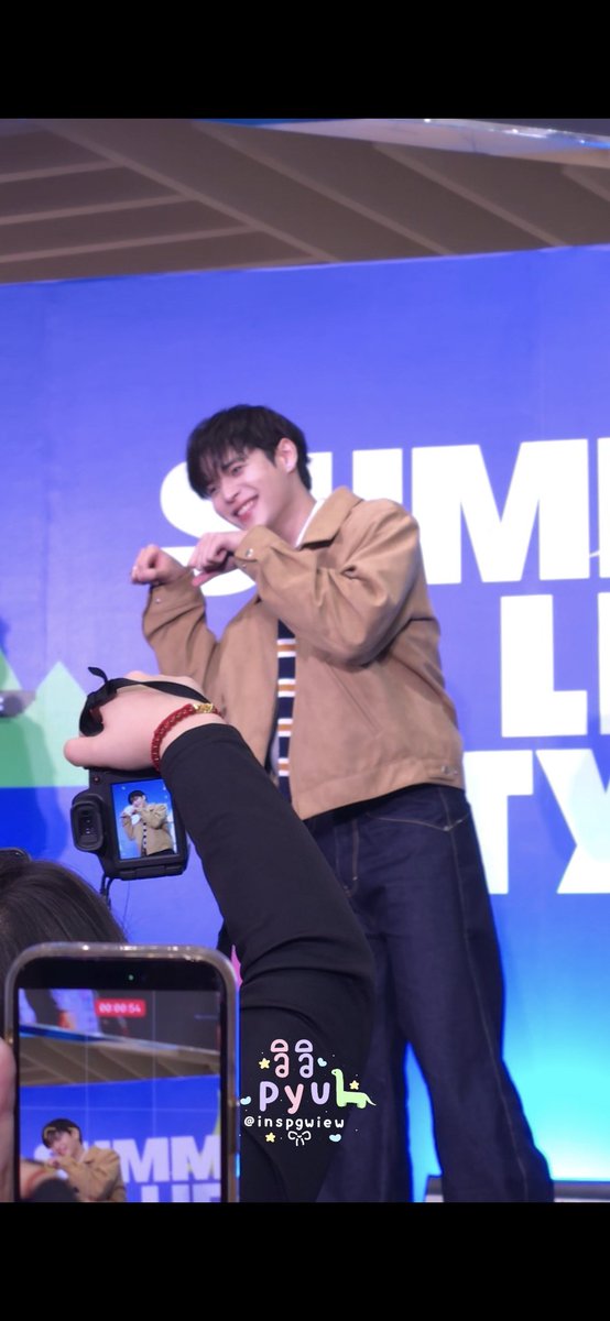 คนไหนปูนตัวจริง

ปูนมิตรกด1           ปูนแป๋วกด2

#DevyXPoon