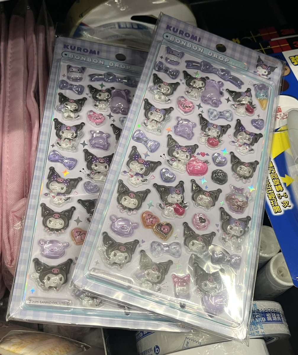 FHfightstudy's tweet photo. 別のところにクロミちゃんのボンボンドロップシールも残ってる！
この辺はまだ観光客に開拓されてないのかね？🤣 https://t.co/L5mXbpcawC