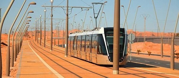 AfricaFirsts's tweet photo. Algeria 🇩🇿 is the only African country with a tramway system in the desert. https://t.co/jk0rb0hEMO