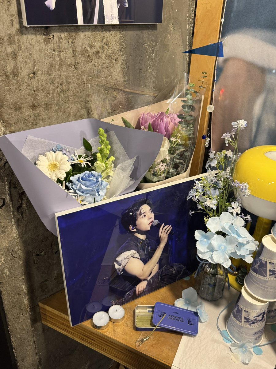 Fade into Bleu tweet media