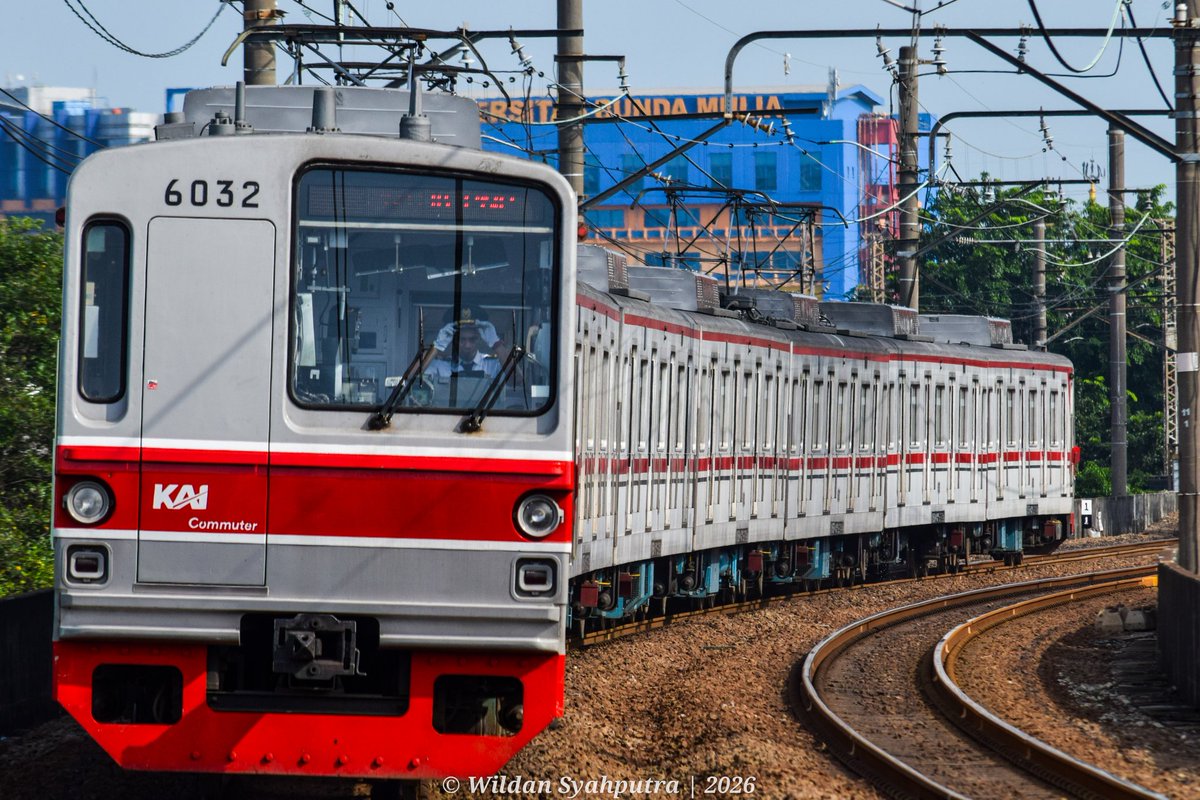 Nijikaaa29's tweet photo. 兄弟姉妹

東京メトロ6000系 6031F &amp; 6032F

2026年3月1日 https://t.co/3WKp55YyMU