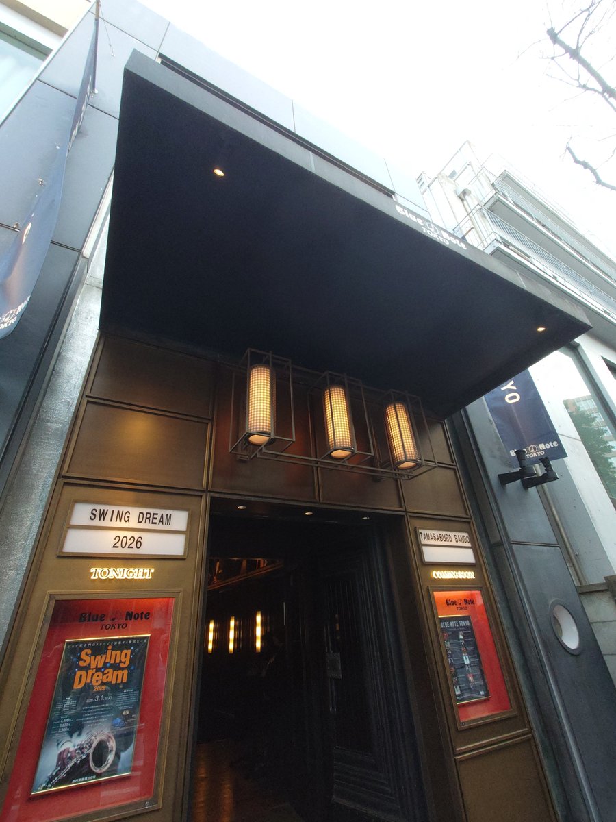rickytiger_k's tweet photo. 昨日はサントリホール、今日はBlue Note。 https://t.co/qjuABvVr6O