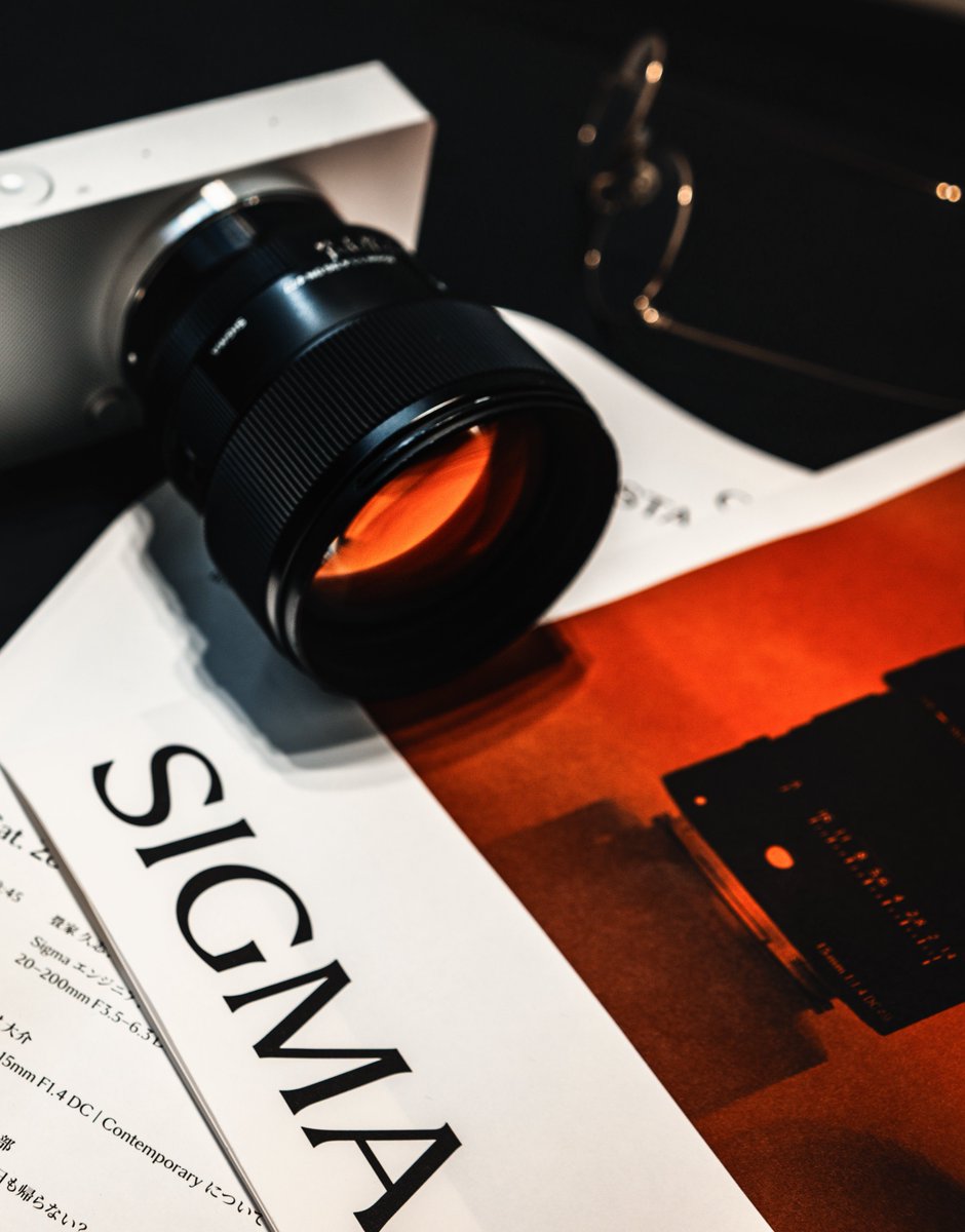 右のShiftキー tweet media