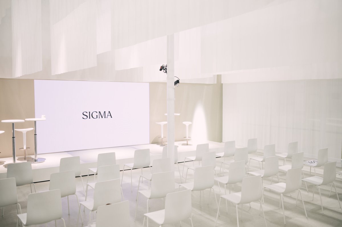 右のShiftキー tweet media