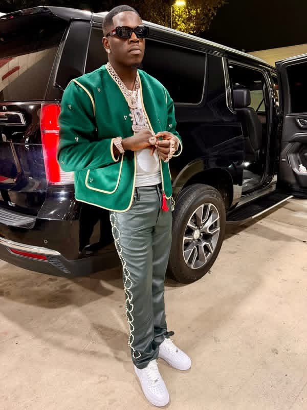 the_only_boogie's tweet photo. Rich & Unbothered Literally…. 🧙🏿♂️✨ #TheTop 🖤 https://t.co/DFWSGhaGG0