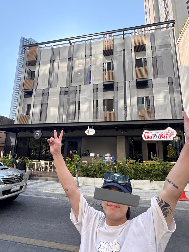 GaRuRusoi20's tweet photo. タイ居酒屋GaRuRu、近日オープン！

併設のJJカフェは飾り付けはまだですが先行オープンしてコーヒー飲めます！

ヘアサロンBeも近日オープン

えぞや20の情報はこちら
@Ezoyasoi20 https://t.co/srjqnnVTjk