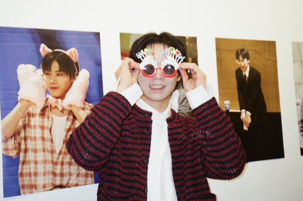 rockydazed's tweet photo. during the birthday cafe event, i asked rocky to smile and pose for my film camera 📸🎞️

look at the cutest birthday boy ever!!!

#라키 #ROCKY #HAPPY_ROCKY_DAY https://t.co/wonbYIO7CG