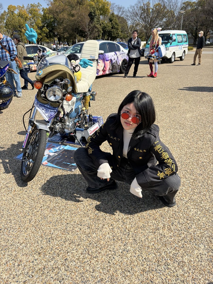 Reivl41d's tweet photo. 姫路サブカル行ってきたぁ！！
コスプレしたい欲がマシマシだぁ！！

東リべバイク→スーパーMAOMAXさん @supercub__ 
尾丸ポルカバイク→お父さん
@nekosamurai_d 

#コスプレ #痛バイク https://t.co/Tf3fV3PQUZ