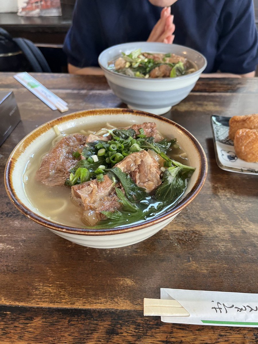 h_u_88's tweet photo. シーサーとカフェとそば https://t.co/qINFL3hDtA