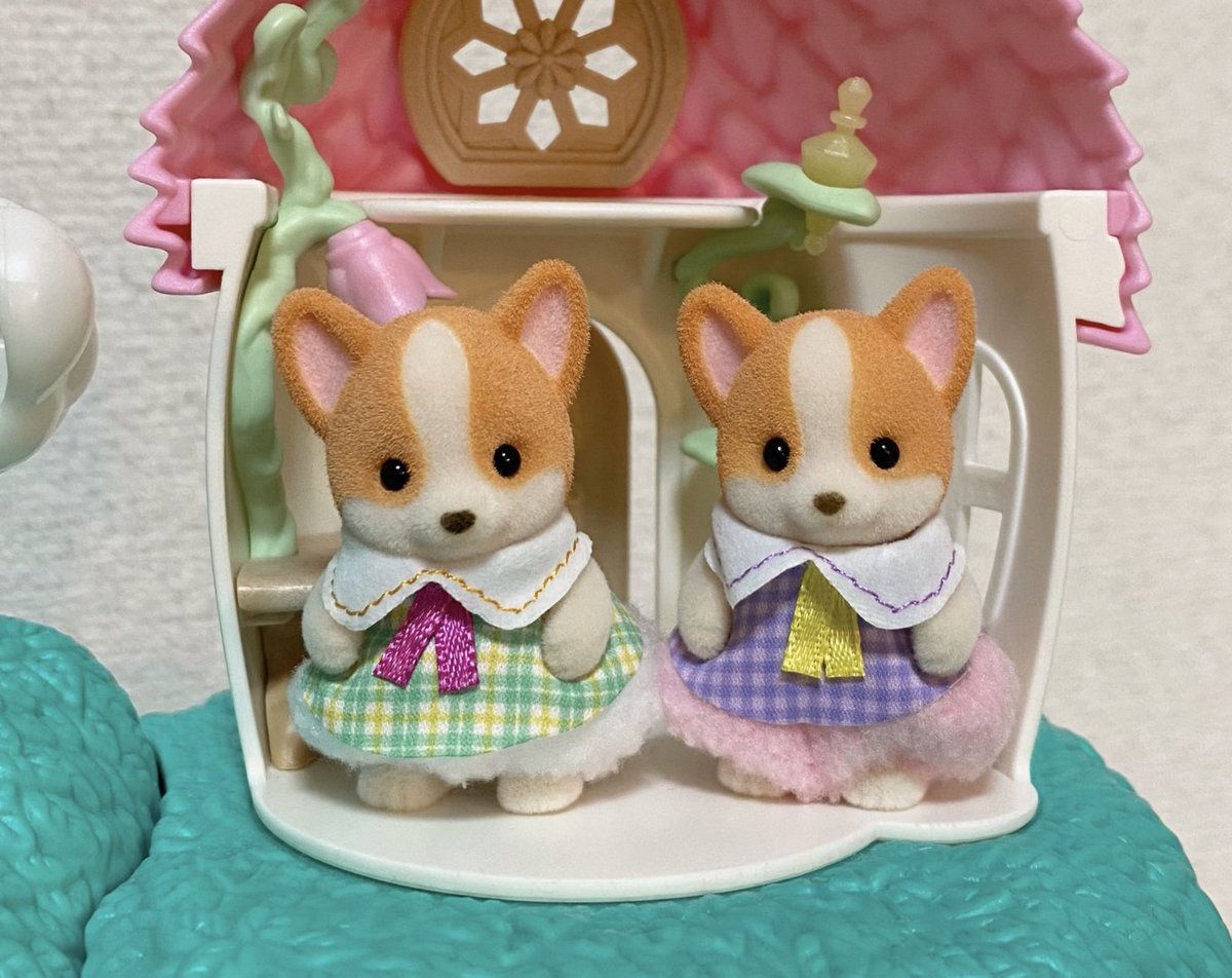 mai_128_'s tweet photo. コーギーファミリー🐾🎀*.ﾟ
もこもこおしりが可愛い🍀

#シルバニア #シルバニアファミリー https://t.co/xinwRd9v89