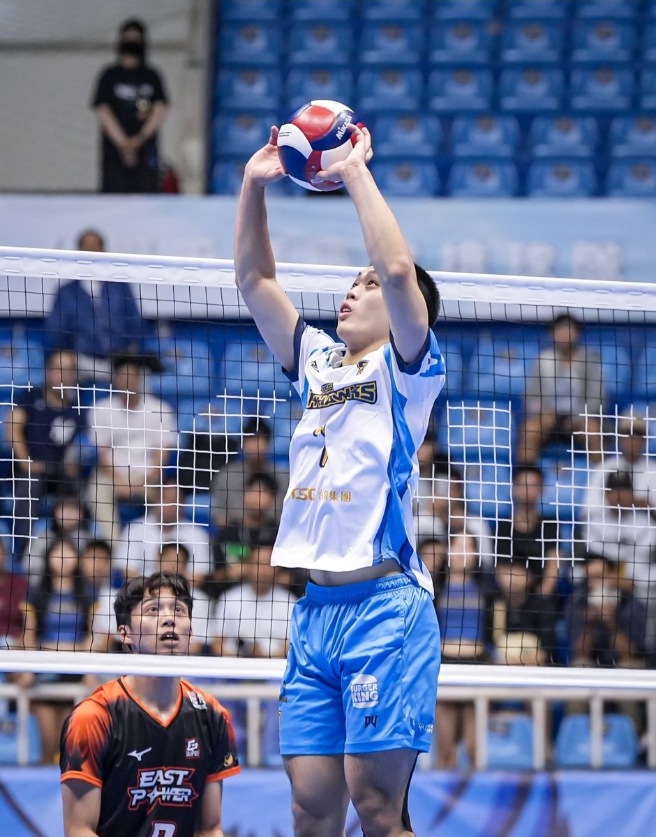 volleytrails's tweet photo. TSG Skyhawks swept East Power in straight sets, 25-18, 25-20, 25-13.
Birthday boy ๐ต๐ญ Marck Espejo was named Player of the Match after tallying 14 points built on 12 attacks, 1 block, and 1 ace. ๐
๐น๐ผ #TPVL #volleyball
๐ธ TPVL https://t.co/g4kS95Fpk5