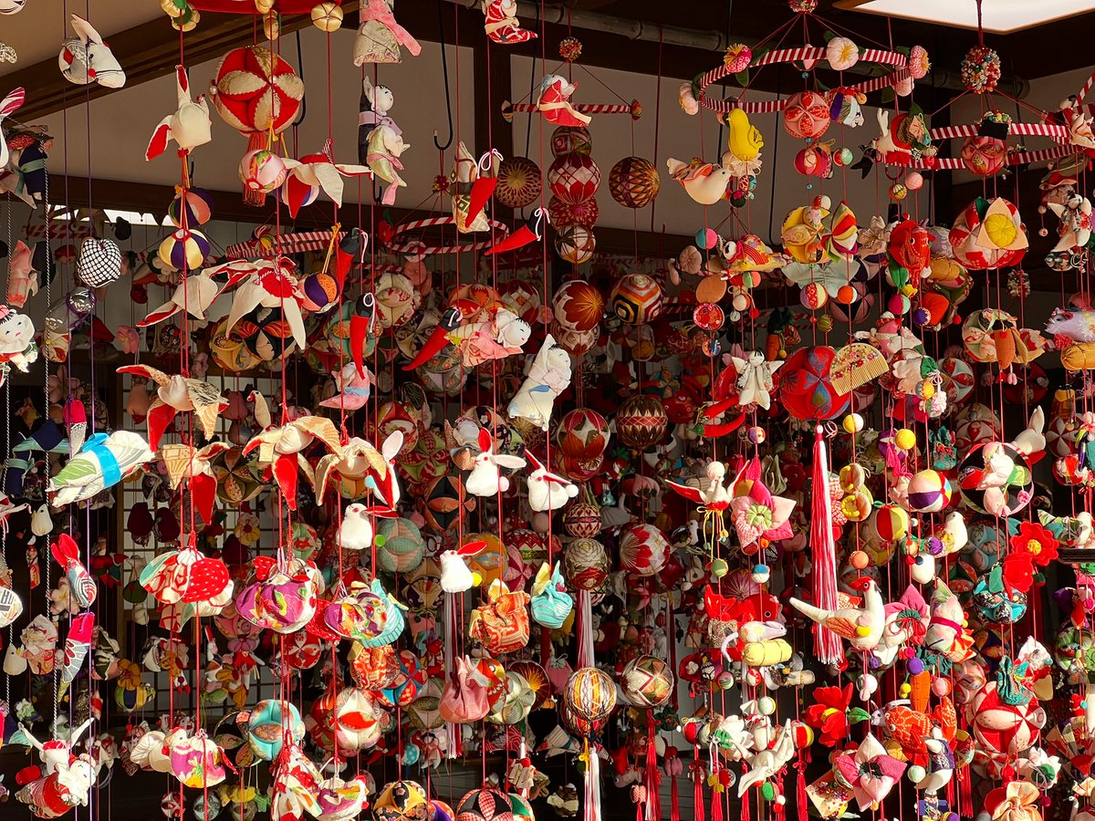 泉区和泉町、天王森泉館。「吊るし飾り展」やってます。忘れてましたが