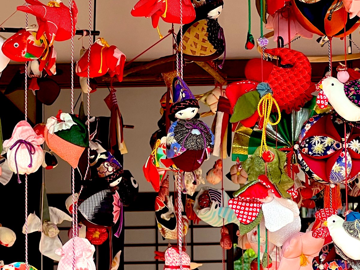 泉区和泉町、天王森泉館。「吊るし飾り展」やってます。忘れてましたが