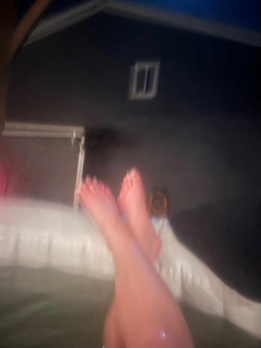 peytonpics18's tweet photo. dm for better pics like this freaksss
#footfetısh #feetworshi̇p #feetgirl https://t.co/iS9DCIe42T
