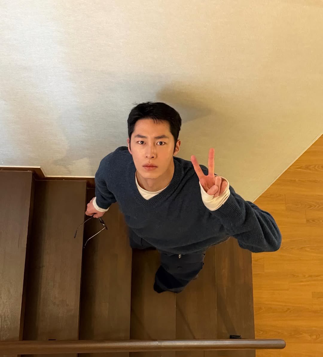 사진찍을 때 영원히 브이만 하게도ㅑ....