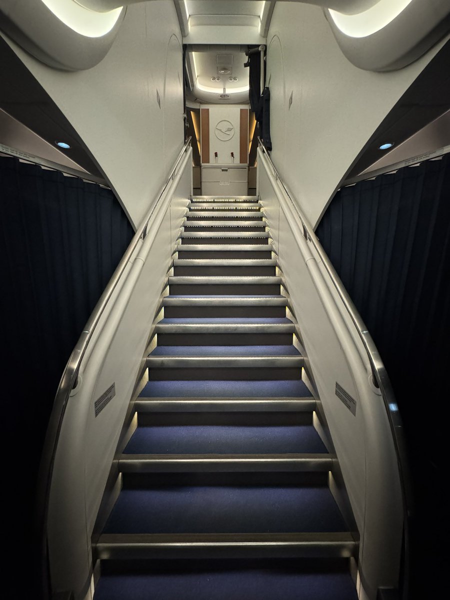 88888Human tweet media