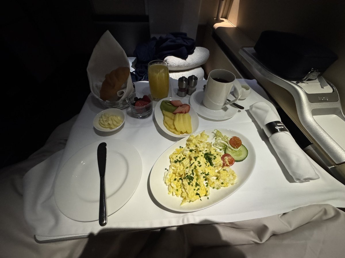 88888Human tweet media