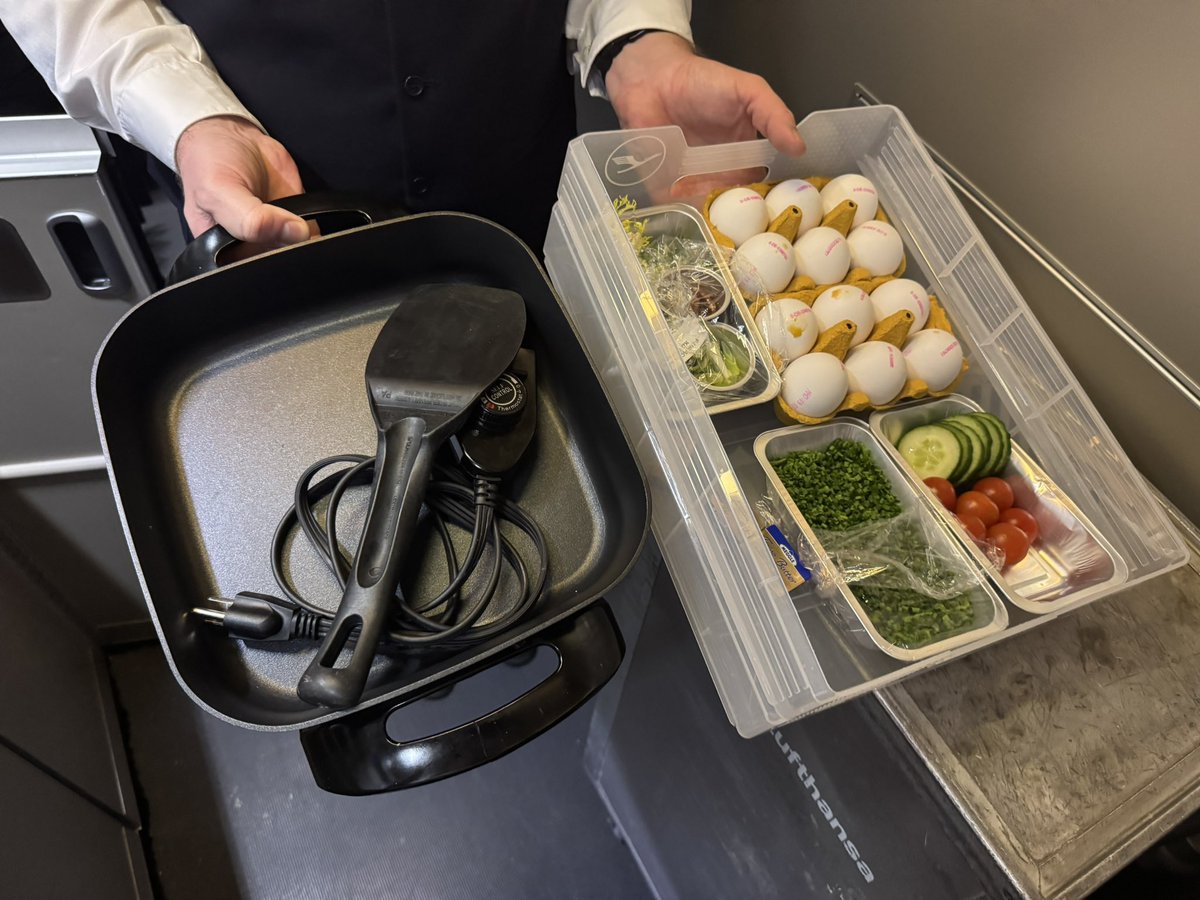 88888Human tweet media