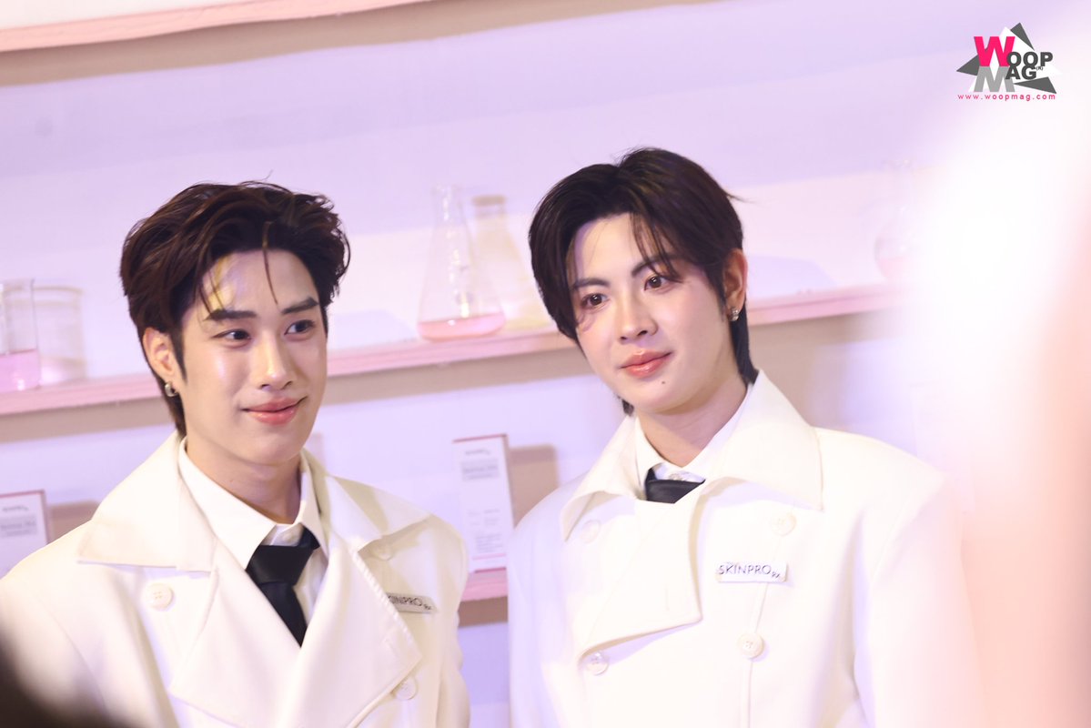 "เติ้ล-เฟิร์สวัน" ในงานเปิดตัวพรีเซนเตอร์ "SKINPRO Rx Moist Safe Zone with Tle-Firstone"

SKINPRO RX SAVEZONE TFO
#TleFirstonexSKINPRORx
#เติ้ลเฟิร์สวัน #TLEFIRSTONE 
#TLE_mtm #Firstone 
#MoistSafeZonexTFO 
#มอยส์เซฟโซนxTFO
#SKINPRORx