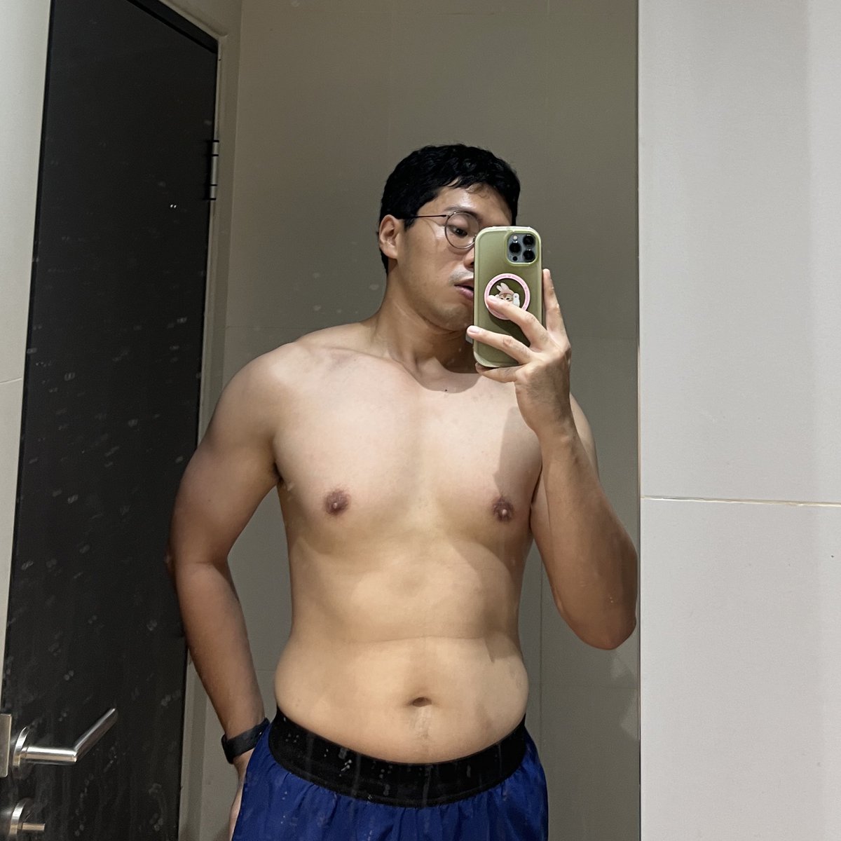 อาทอาท tweet media