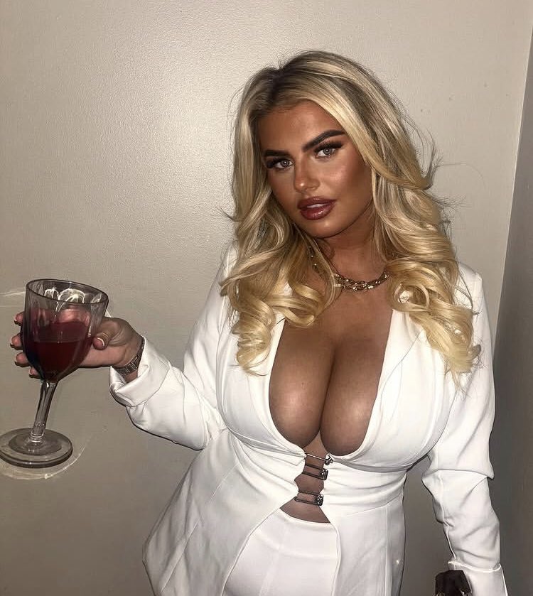 baddies R us tweet media