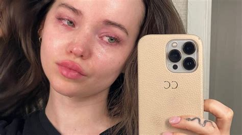 fleurspencil's tweet photo. "Looking sad is the ultimate trend of the moment on social networks." https://t.co/Z8CDZQYVxu