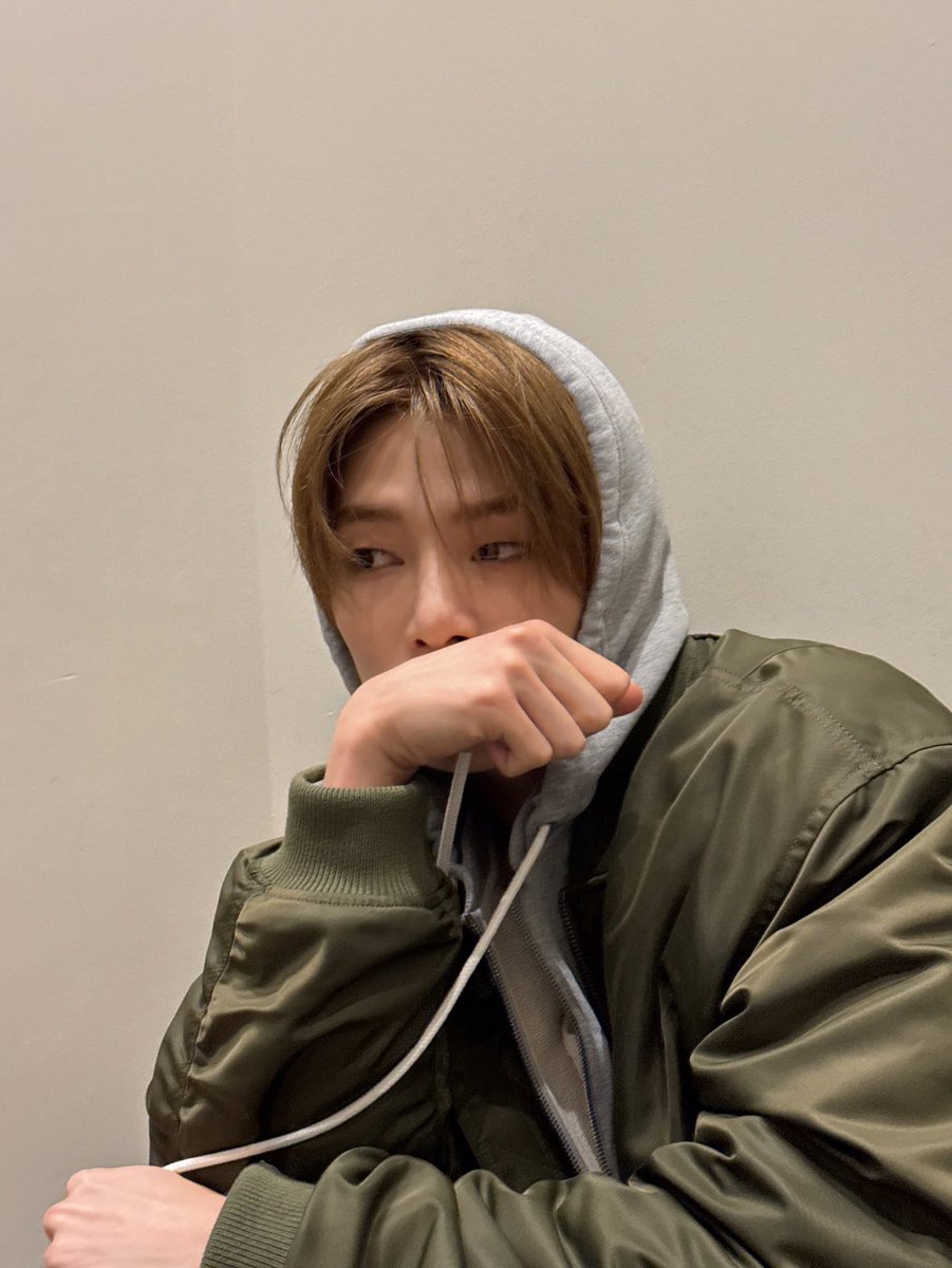 비니 tweet media