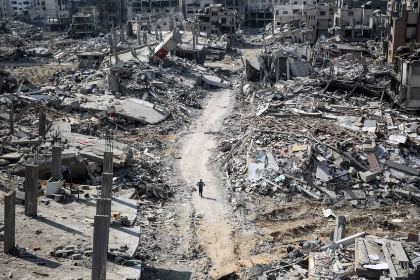 Amb els antecedents de l'Iraq (confirmats ara a Veneçuela d'altra manera), és evident que les intervencions militars nord-americanes tenen poc a veure amb la "democratització" dels països agredits. Pel que fa a Israel a l'Orient Mitjà encara és + clar. L'Iran no serà l'excepció.