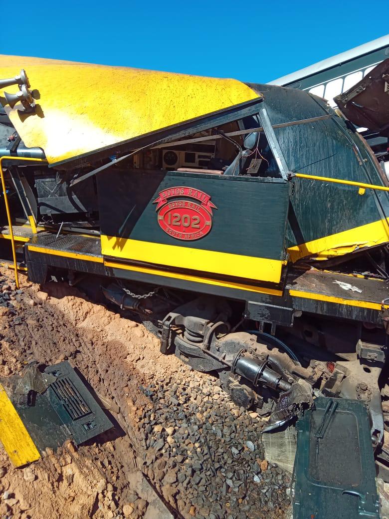 NBCDigitalNews's tweet photo. Two passengers died when the Rovos Rail train derailed on the Seeheim-Holoog railway line near Keetmanshoop in the ||Kharas Region.

Police Chief Inspector Billy Kotungondo confirmed the derailment.

He said four passengers also sustained injuries and were taken to Keetmanshoop State Hospital for medical treatment.

Thirty-six Rovos Rail staff members and 45 tourists were on board.

Luqman Cloete
Photos: Contributed

#NBCNews #nbcdigitalnews #nbcDSTV282 #nbcGOtv20 #nbcPlusApp